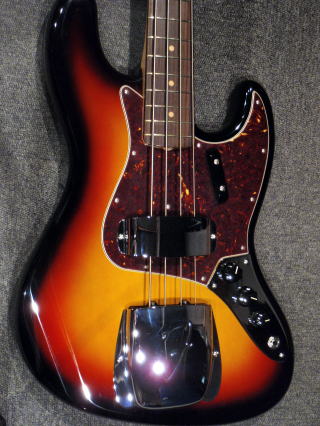Fender　jazzbassAmerican Vintage 64 JazzBass